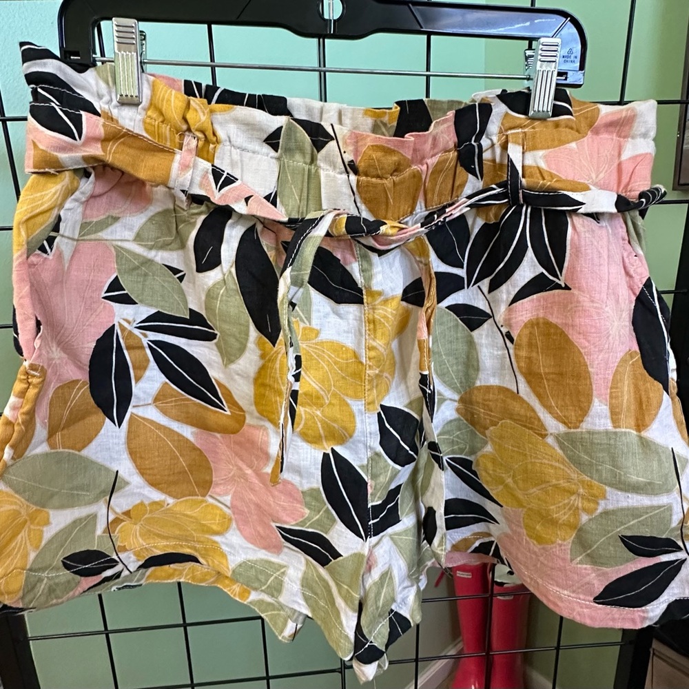 🌟100% Linen🌟 Floral Women's Shorts - Multicolor